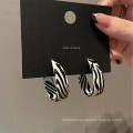 Shangjie OEM joyas Fashion Women Earrings Jewelry Unique Zebra Pattern Earrings Korean Acrylic Stud Earrings